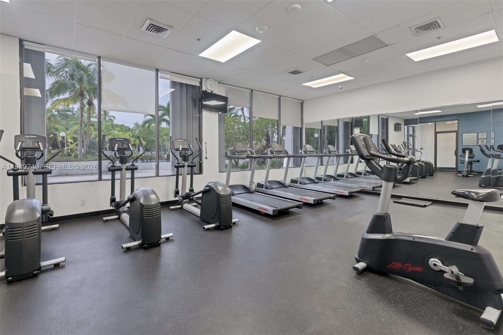 Arlen House at 100 Bayview Dr, Sunny Isles Beach, FL 33160 - For Sale photo 54
