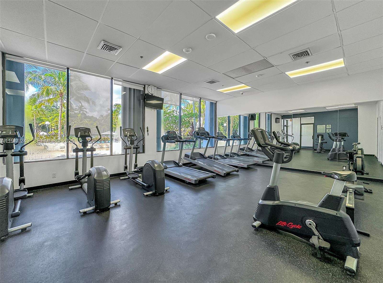 Arlen House at 100 Bayview Dr, Sunny Isles Beach, FL 33160 - For Sale photo 55