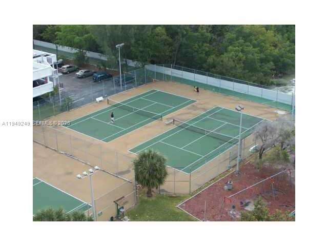 Arlen House at 100 Bayview Dr, Sunny Isles Beach, FL 33160 - For Sale photo 57