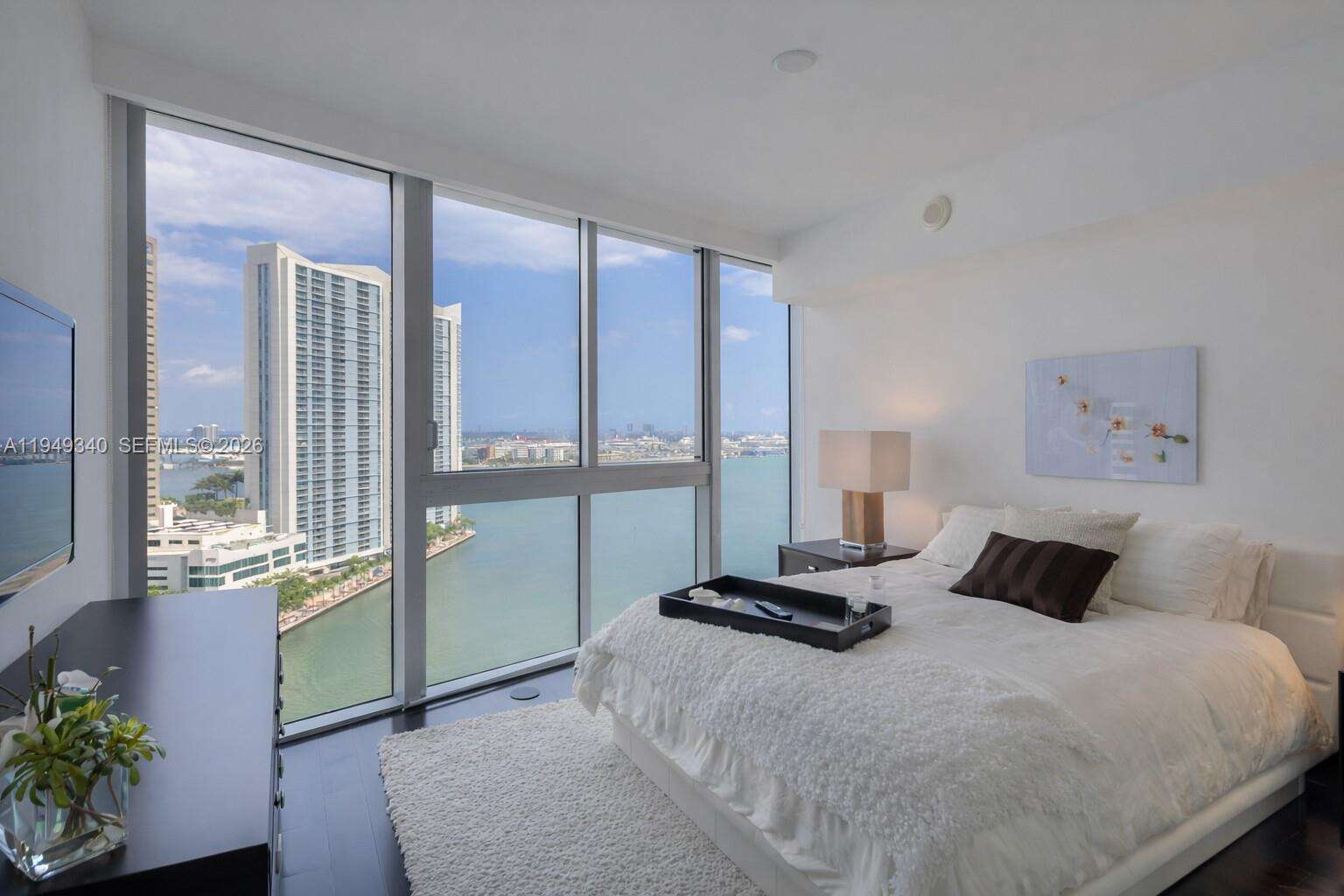 ICONBRICKELL CONDO NO 1 - 465 Brickell Ave, Miami, FL 33131 | Picture 14