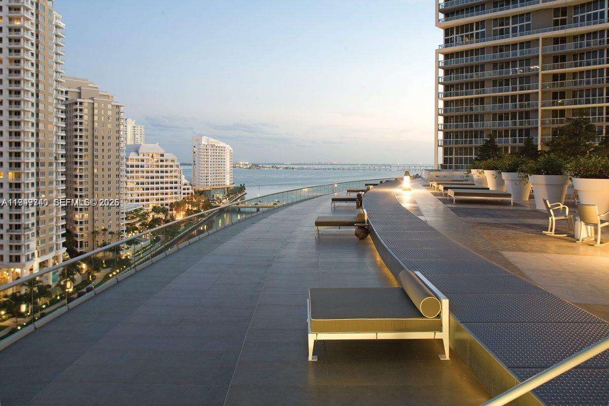ICONBRICKELL CONDO NO 1 - 465 Brickell Ave, Miami, FL 33131 | Picture 17