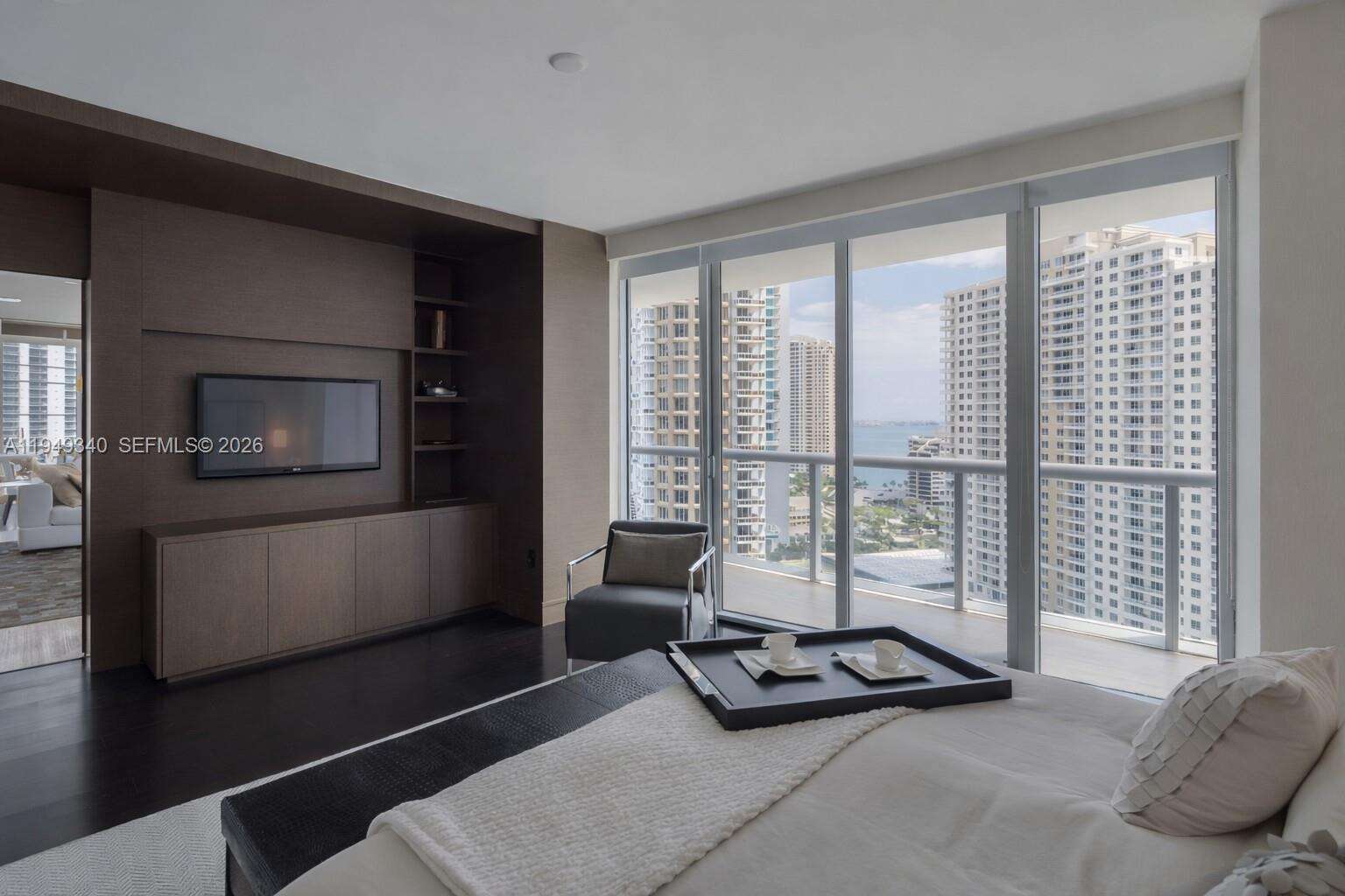 ICONBRICKELL CONDO NO 1 - 465 Brickell Ave, Miami, FL 33131 | Picture 10