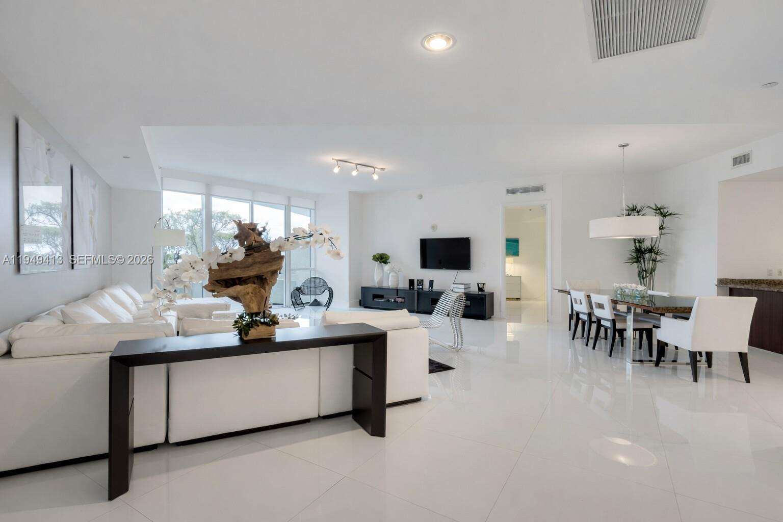 TDR TOWER III - 15811 Collins Ave, Sunny Isles Beach, FL 33160 | Picture 2