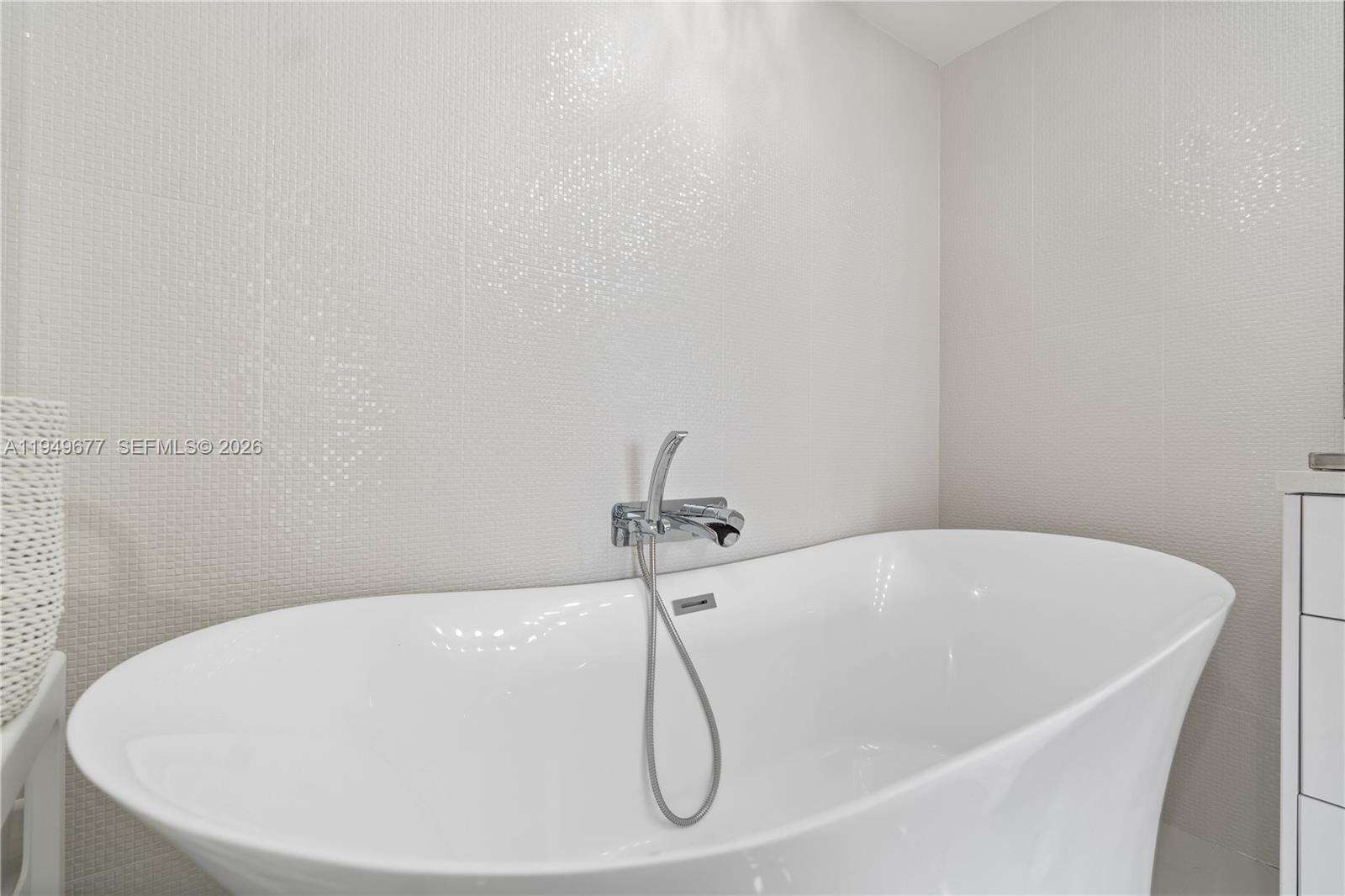 Mystic Pointe 1 at 3600 Mystic Pointe Dr, Aventura, FL 33180 - For Sale photo 12