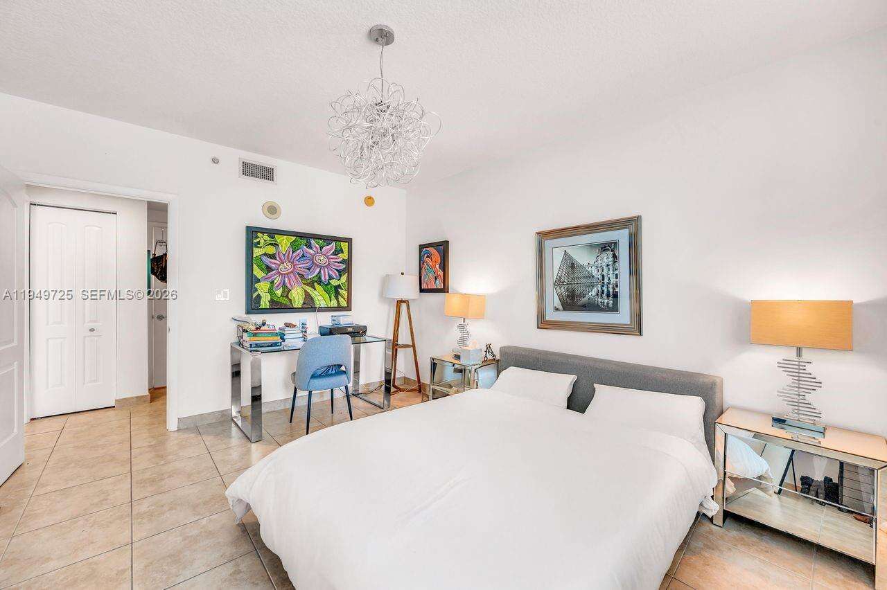 Cosmopolitan at 110 Washington Ave, Miami Beach, FL 33139 - For Sale photo 14
