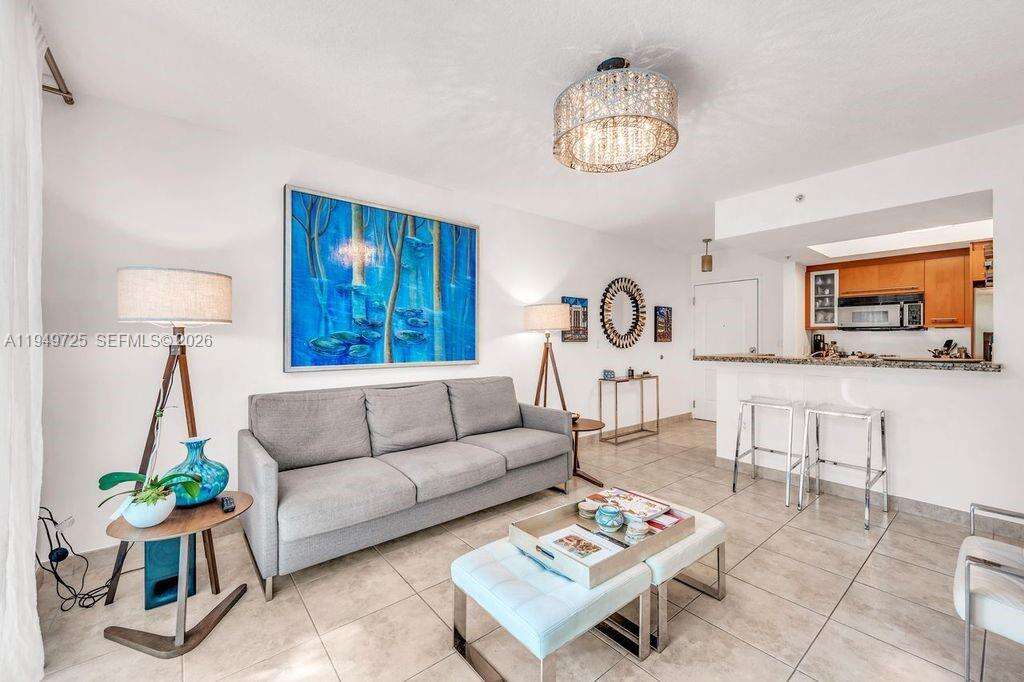 Cosmopolitan at 110 Washington Ave, Miami Beach, FL 33139 - For Sale photo 3
