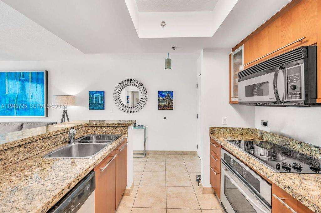 Cosmopolitan at 110 Washington Ave, Miami Beach, FL 33139 - For Sale photo 7