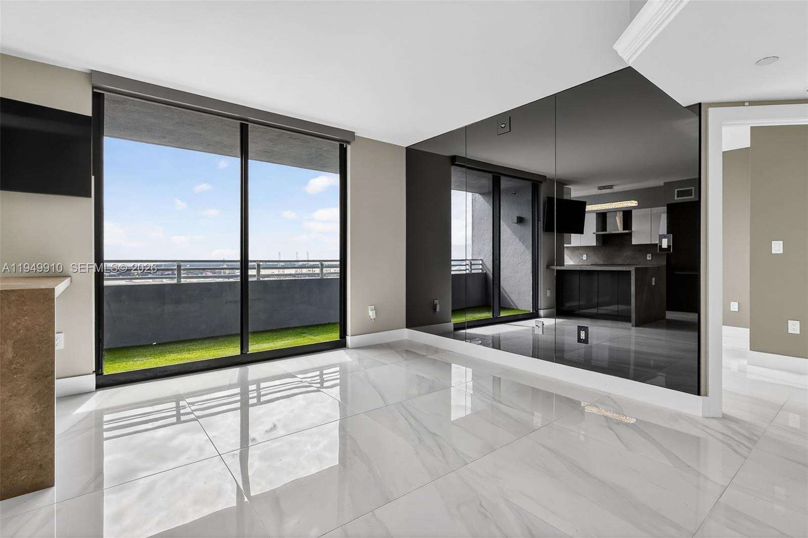 THE WAVERLY AT SOUTH BEACH - 1330 W Ave, Miami Beach, FL 33139 | Picture 3