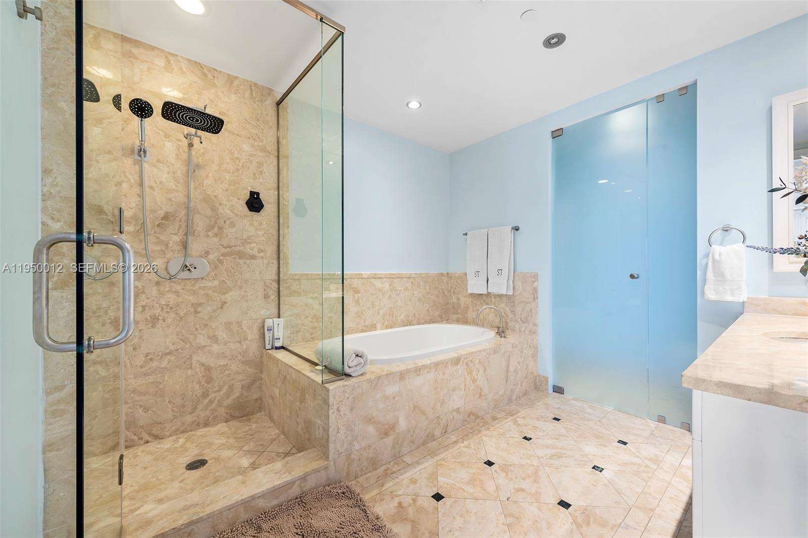 MILLENNIUM TOWER - 1425 Brickell Ave, Miami, FL 33131 | Picture 25