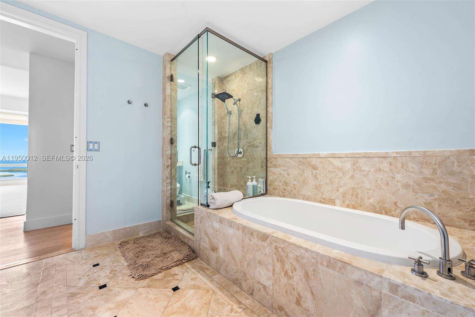 MILLENNIUM TOWER - 1425 Brickell Ave, Miami, FL 33131 | Picture 26