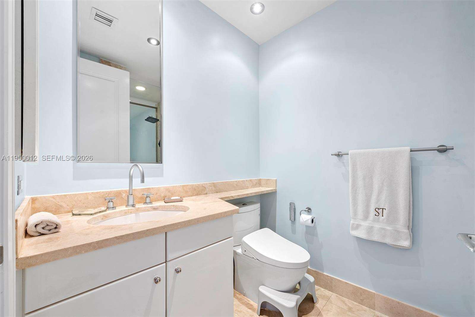 MILLENNIUM TOWER - 1425 Brickell Ave, Miami, FL 33131 | Picture 27