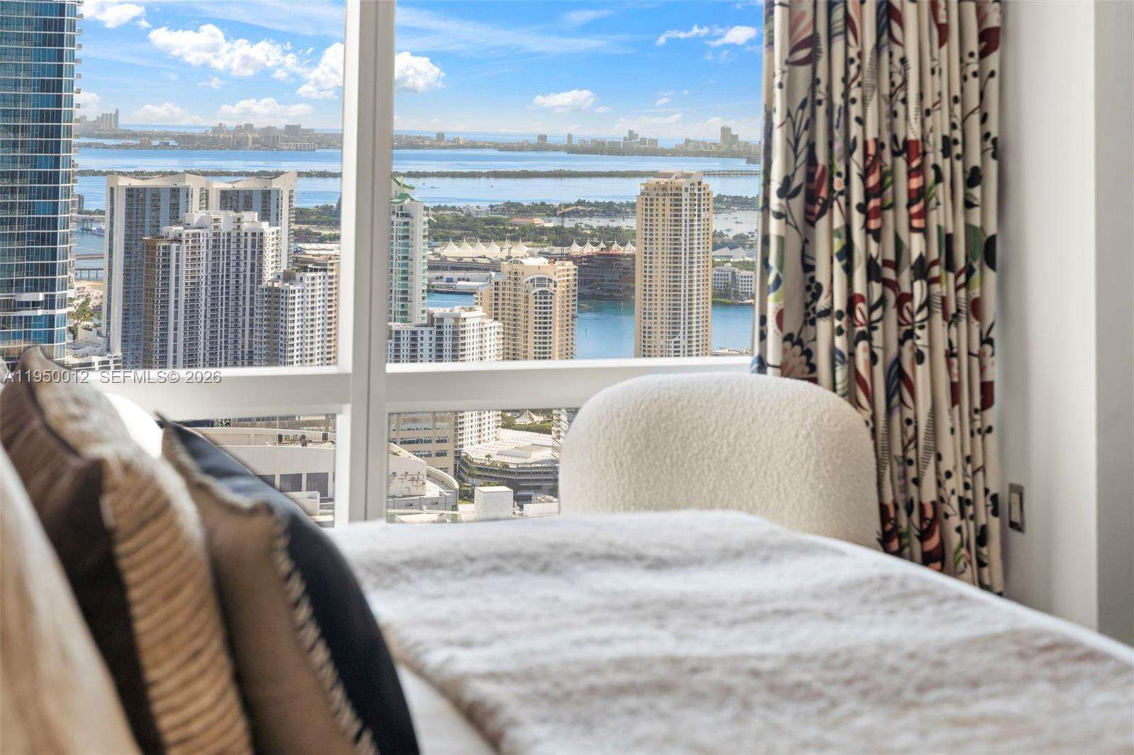 MILLENNIUM TOWER - 1425 Brickell Ave, Miami, FL 33131 | Picture 37