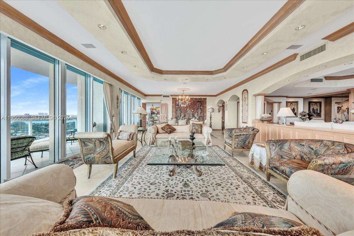 THE PALACE AT BAL HARBOUR - 10101 Collins Ave, Bal Harbour, FL 33154 | Picture 3
