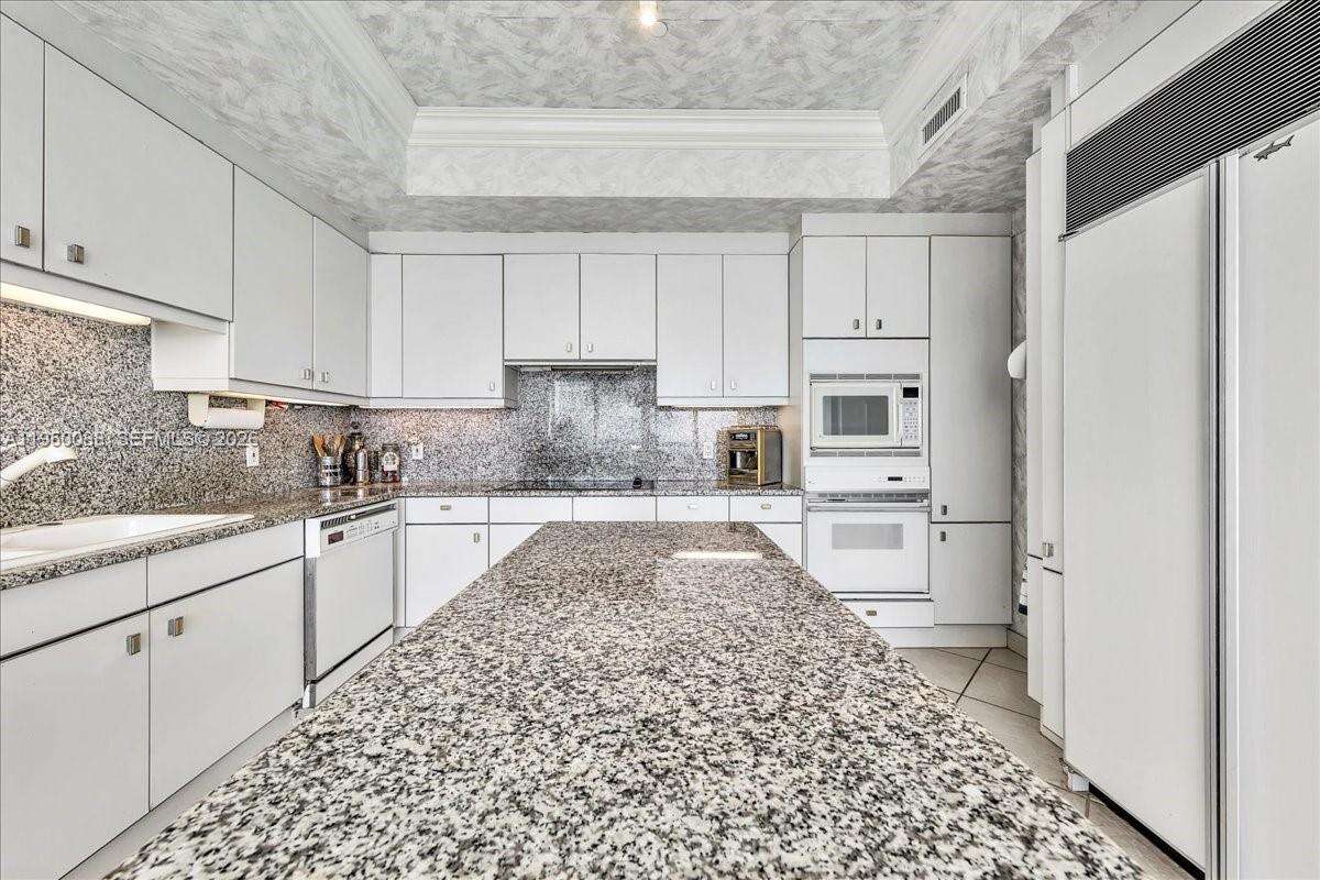 THE PALACE AT BAL HARBOUR - 10101 Collins Ave, Bal Harbour, FL 33154 | Picture 40