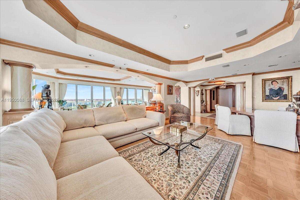 THE PALACE AT BAL HARBOUR - 10101 Collins Ave, Bal Harbour, FL 33154 | Picture 9