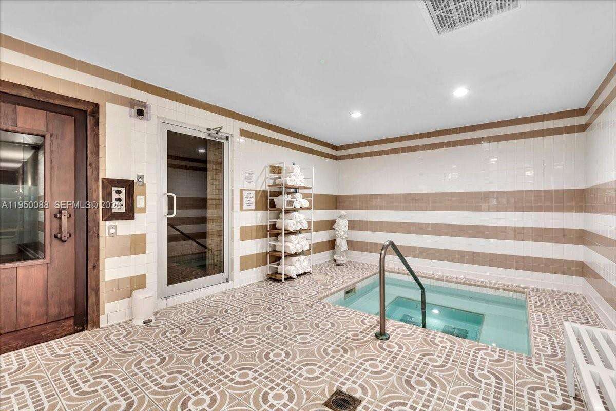 THE PALACE AT BAL HARBOUR - 10101 Collins Ave, Bal Harbour, FL 33154 | Picture 82