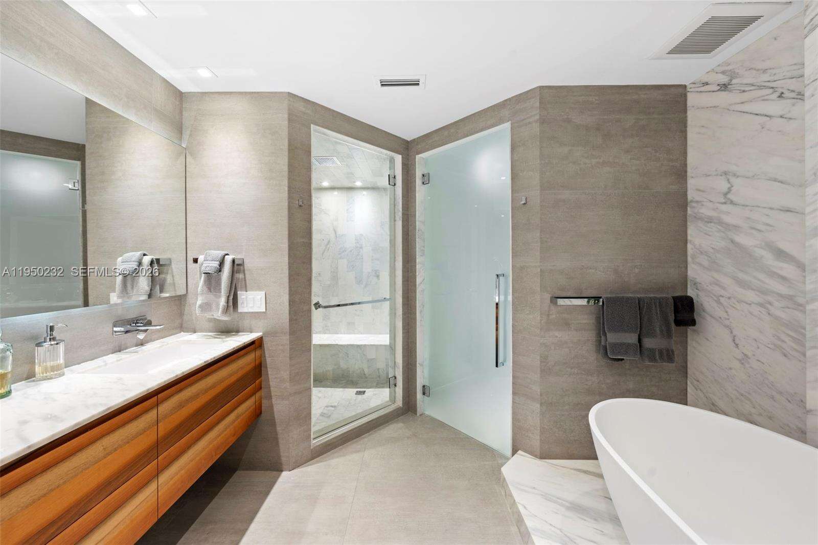 MURANO AT PORTOFINO - 1000 Pointe Dr, Miami Beach, FL 33139 | Picture 20