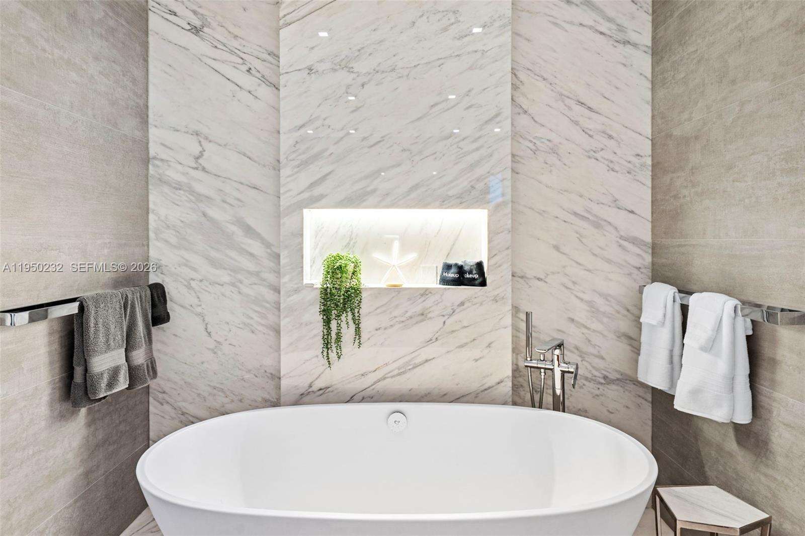 MURANO AT PORTOFINO - 1000 Pointe Dr, Miami Beach, FL 33139 | Picture 22