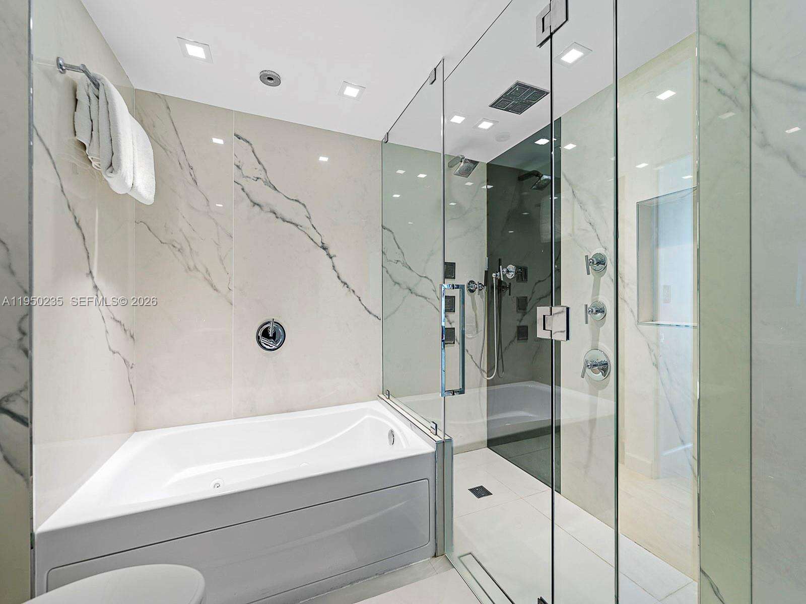 500 Brickell at 500 Brickell Ave, Miami, FL 33131 - For Sale photo 3