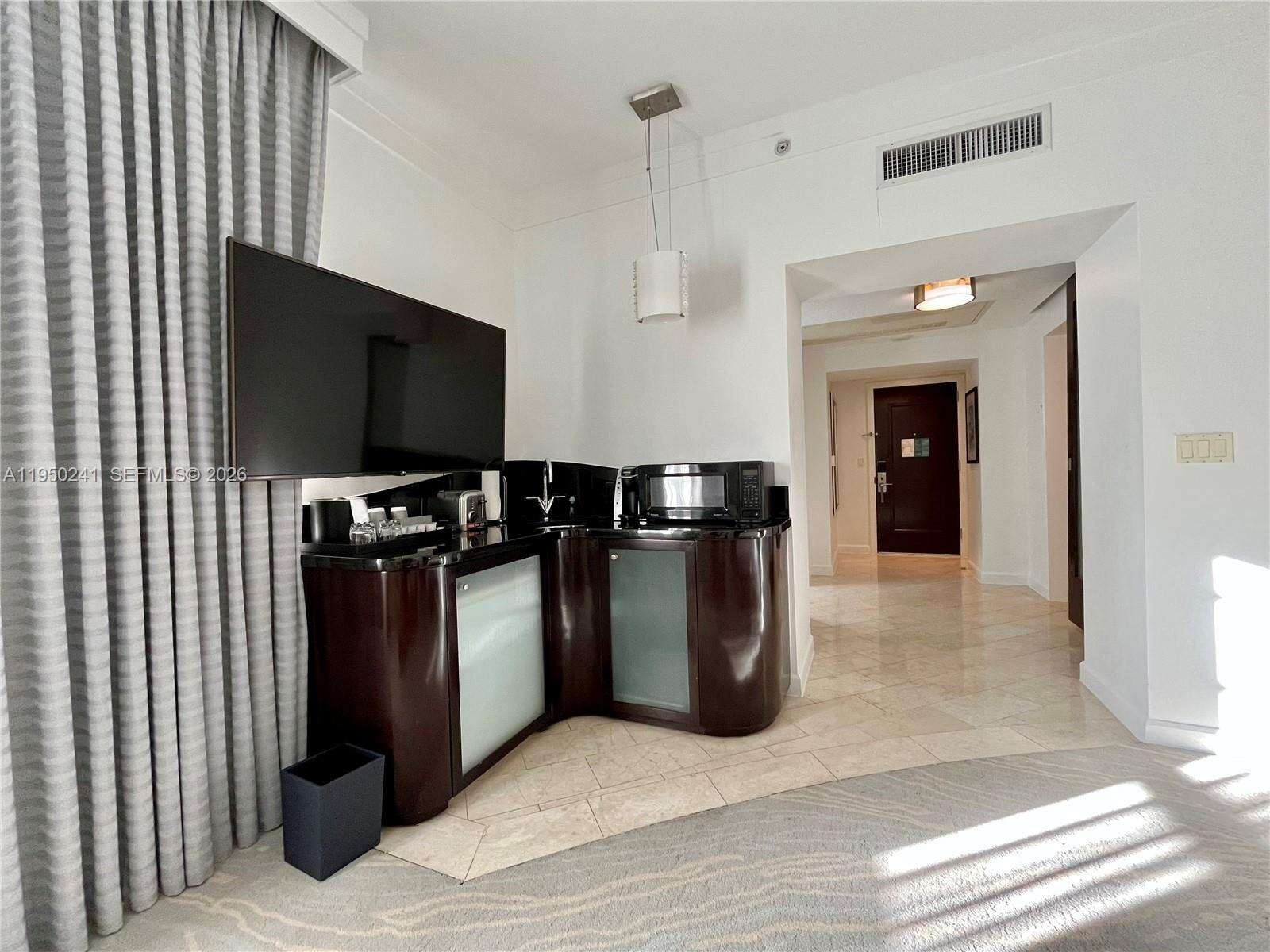 Fontainebleau 3 at 4391 Collins Ave, Miami Beach, FL 33140 - For Sale photo 12