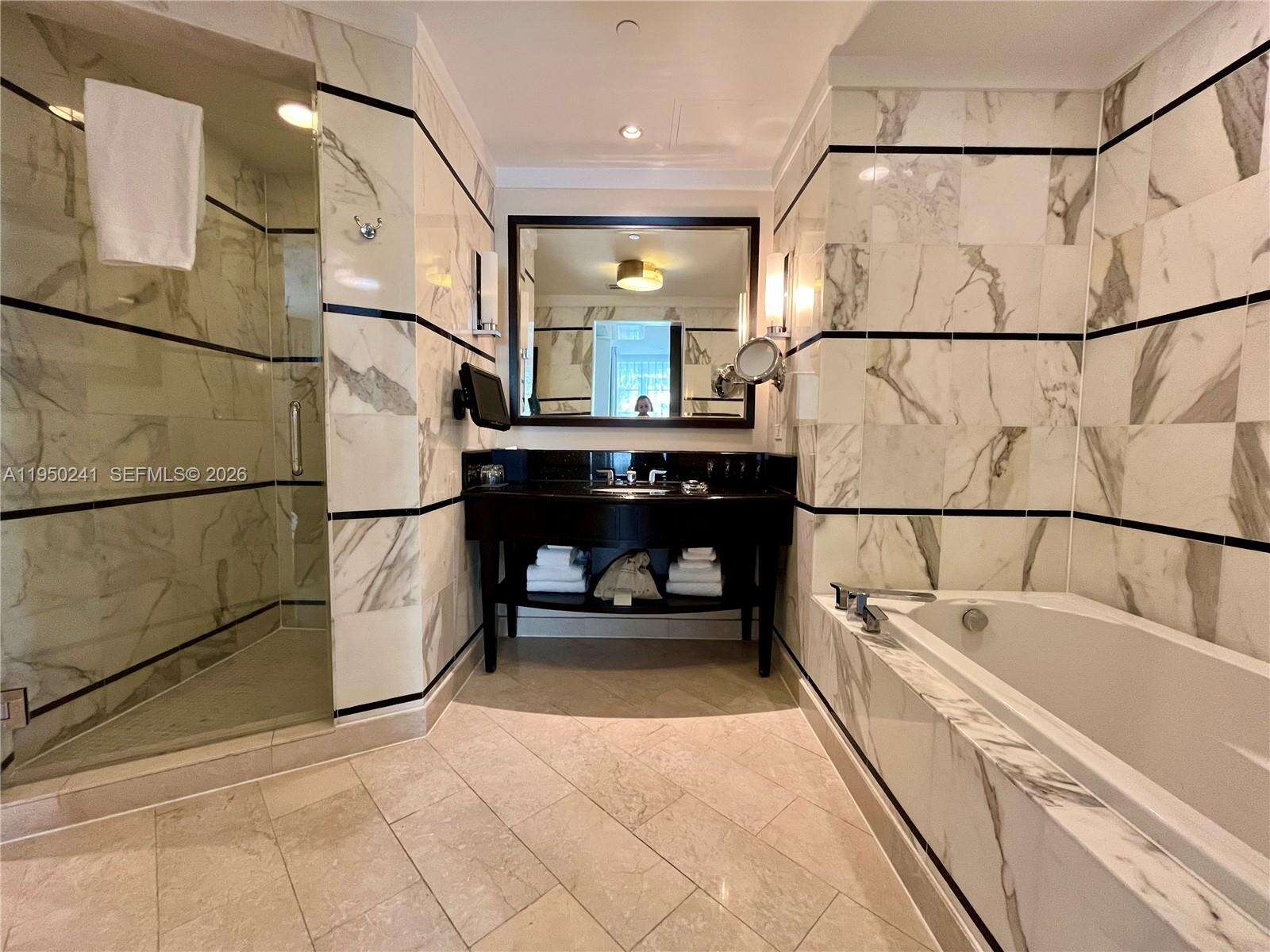 Fontainebleau 3 at 4391 Collins Ave, Miami Beach, FL 33140 - For Sale photo 15