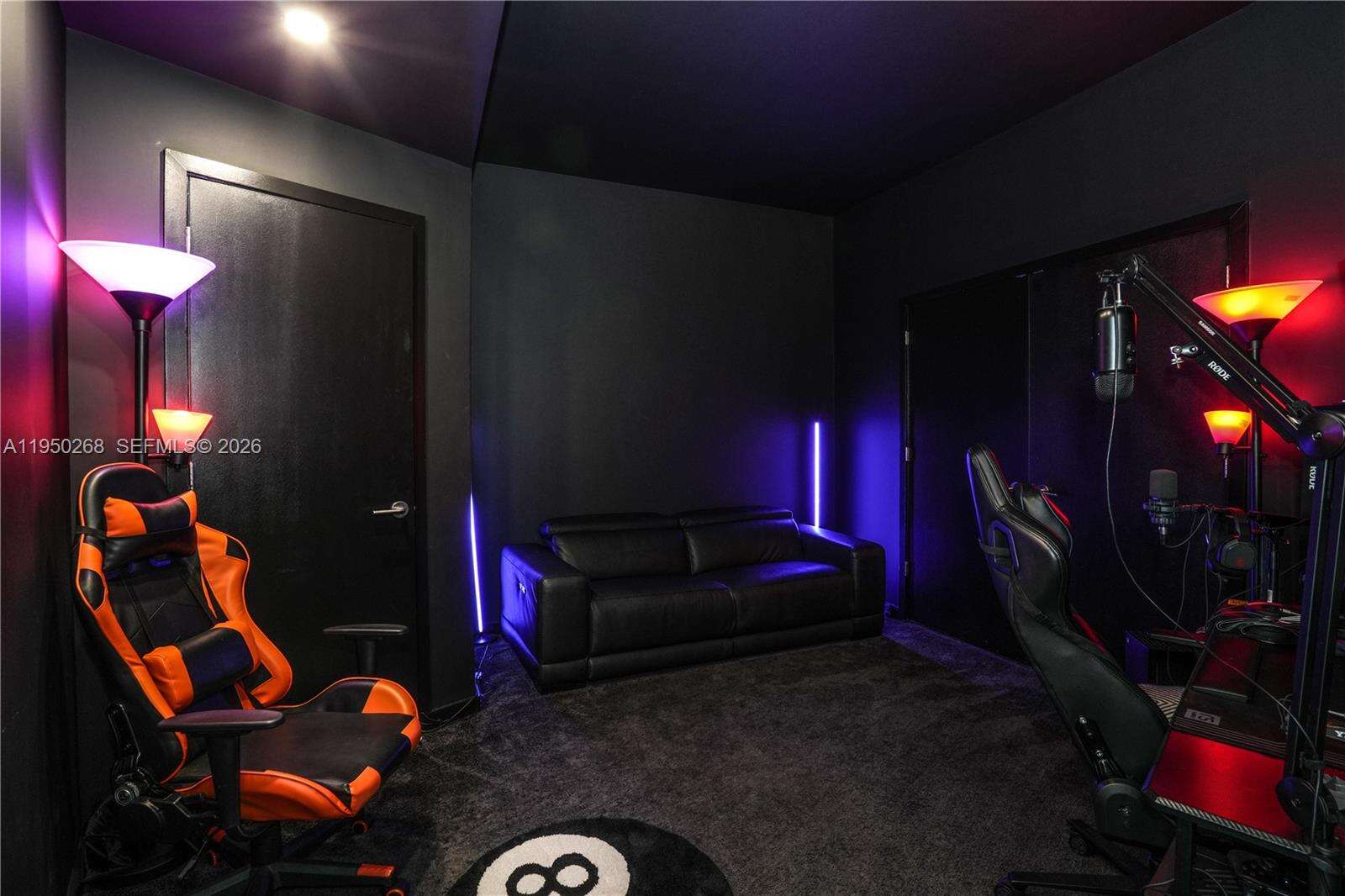 PARAMOUNT MIAMI WORLDCENTER - 851 1 Ave, Miami, FL 33132 | Picture 2