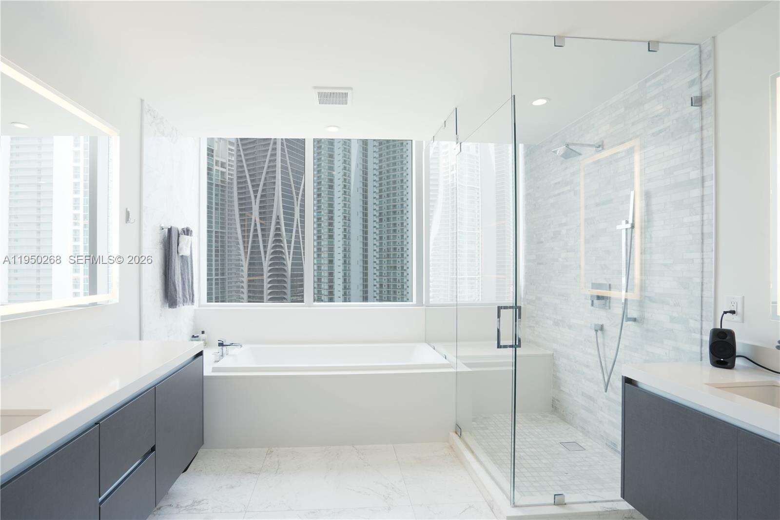 PARAMOUNT MIAMI WORLDCENTER - 851 1 Ave, Miami, FL 33132 | Picture 14