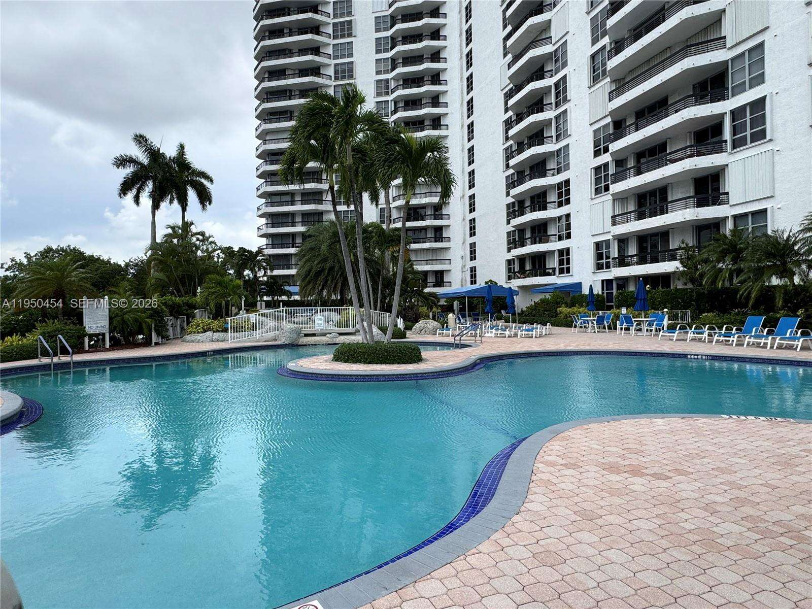 Mystic Pointe Tower 500 at 3530 Mystic Pointe Dr, Aventura, FL 33180 - For Sale photo 8