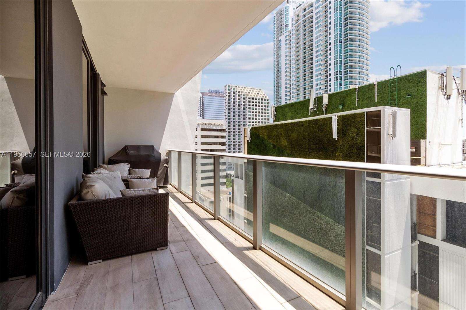 1010 Brickell at 1010 Brickell Ave, Miami, FL 33131 - For Sale photo 14