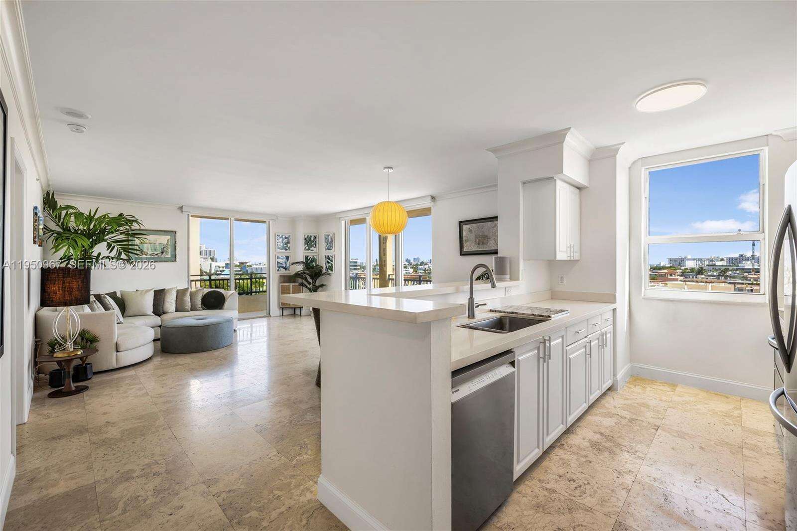 YACHT CLUB AT PORTOFINO - 90 Alton Rd, Miami Beach, FL 33139 | Picture 4