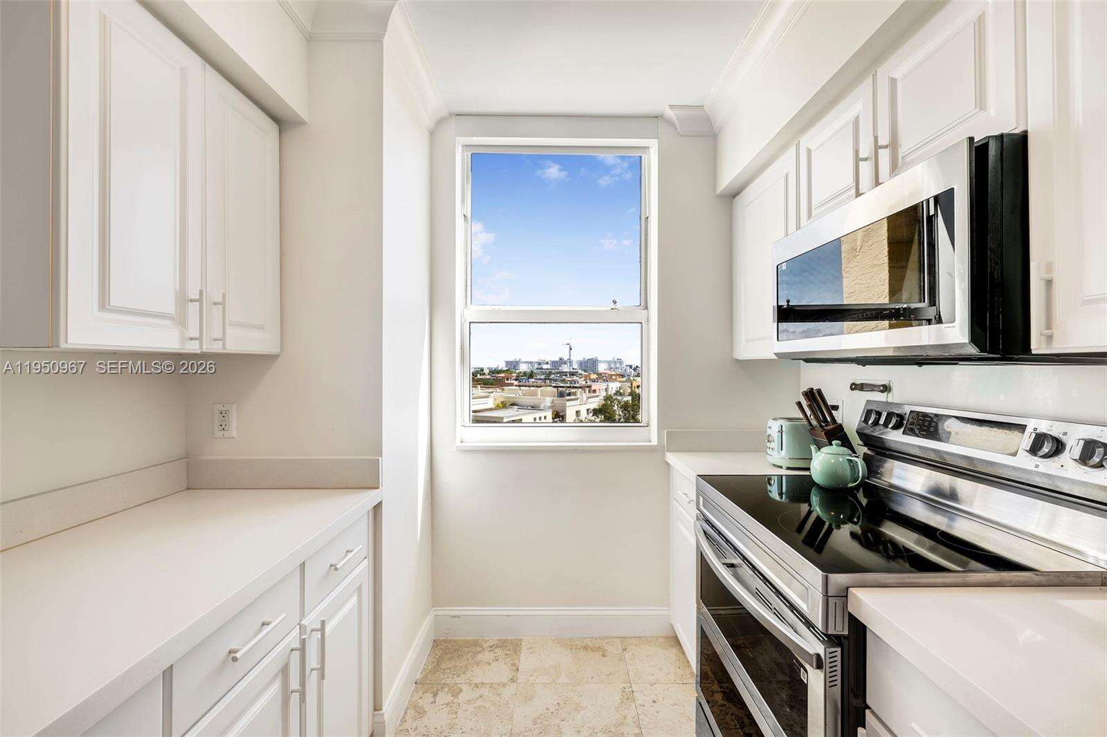 YACHT CLUB AT PORTOFINO - 90 Alton Rd, Miami Beach, FL 33139 | Picture 7