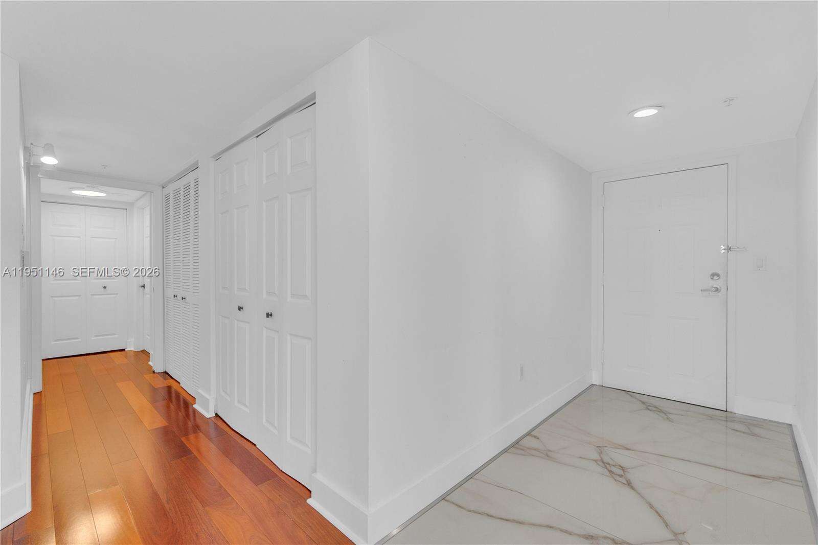 THE MARK ON BRICKELL - 1155 Brickell Bay Dr, Miami, FL 33131 | Picture 4