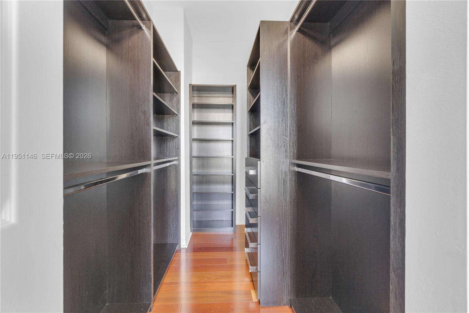 THE MARK ON BRICKELL - 1155 Brickell Bay Dr, Miami, FL 33131 | Picture 33