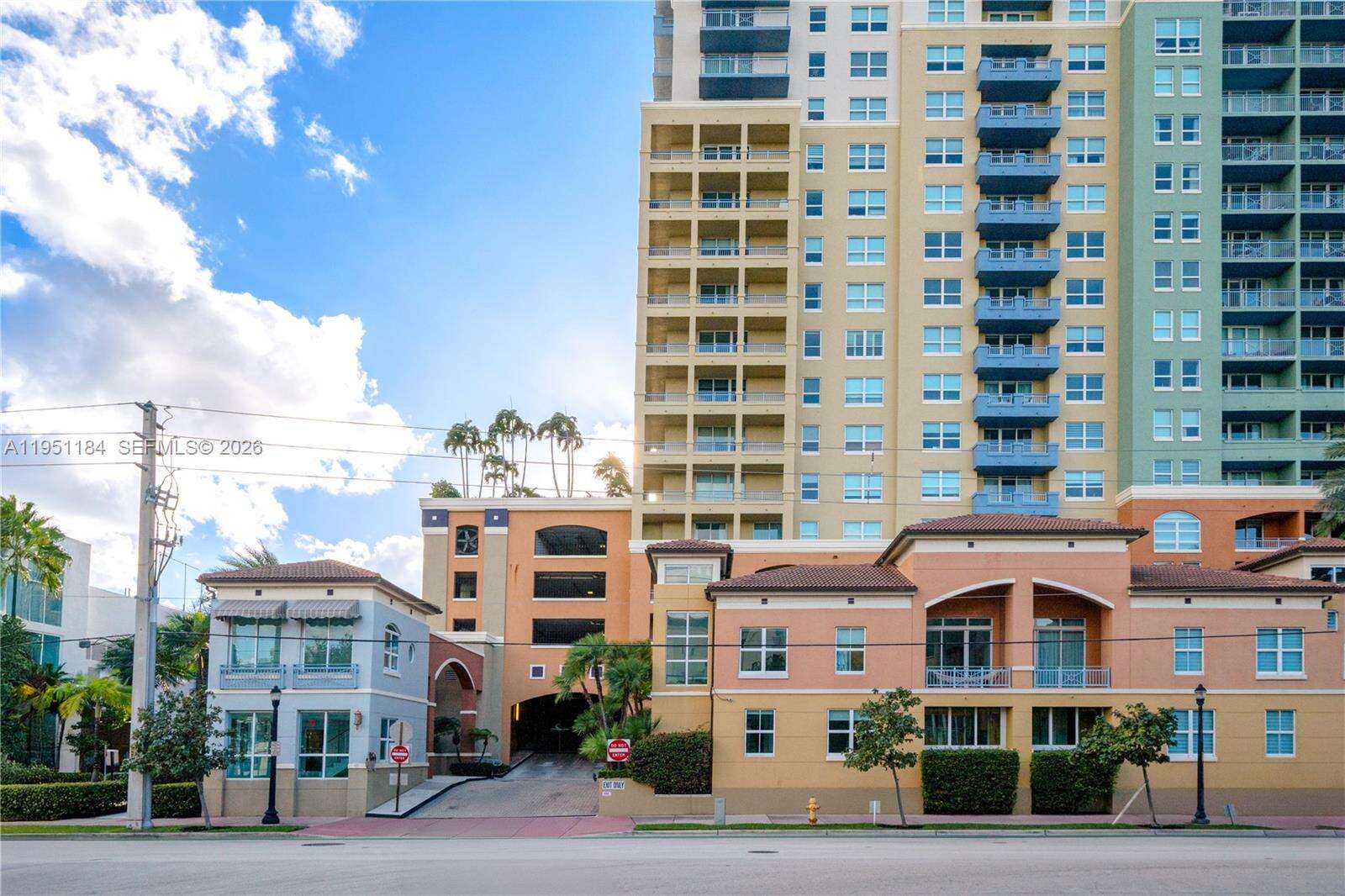 YACHT CLUB AT PORTOFINO - 90 Alton Rd, Miami Beach, FL 33139 | Picture 25