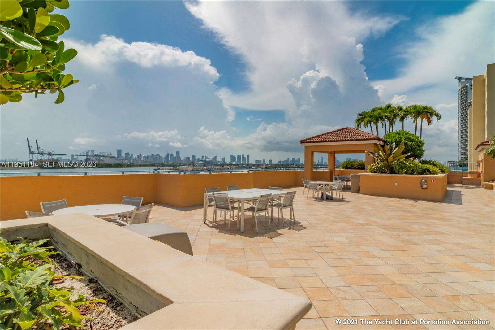YACHT CLUB AT PORTOFINO - 90 Alton Rd, Miami Beach, FL 33139 | Picture 34