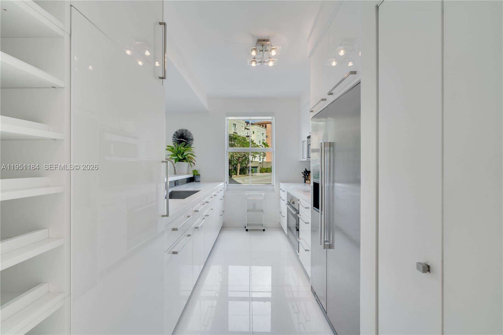 YACHT CLUB AT PORTOFINO - 90 Alton Rd, Miami Beach, FL 33139 | Picture 7