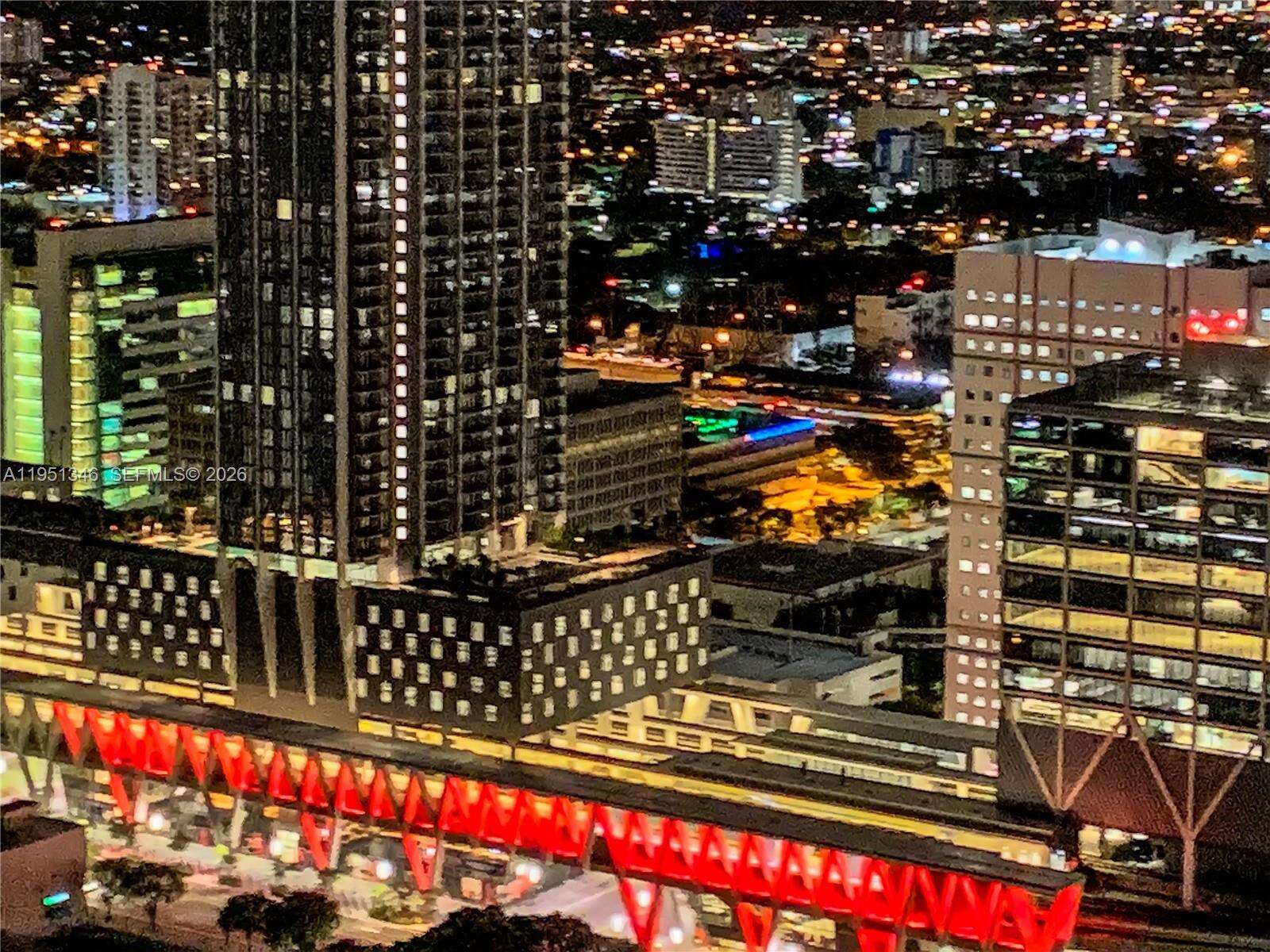 PARAMOUNT MIAMI WORLDCENTER - 851 1 Ave, Miami, FL 33132 | Picture 4