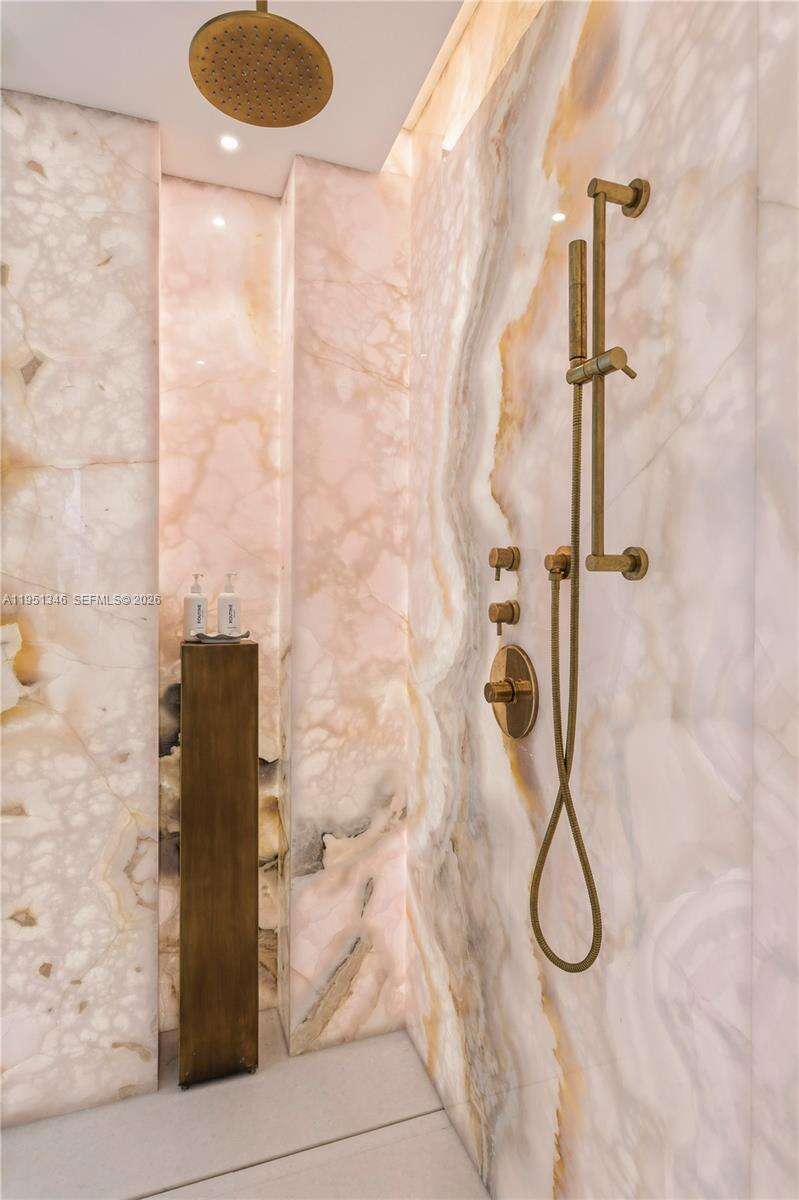 PARAMOUNT MIAMI WORLDCENTER - 851 1 Ave, Miami, FL 33132 | Picture 32