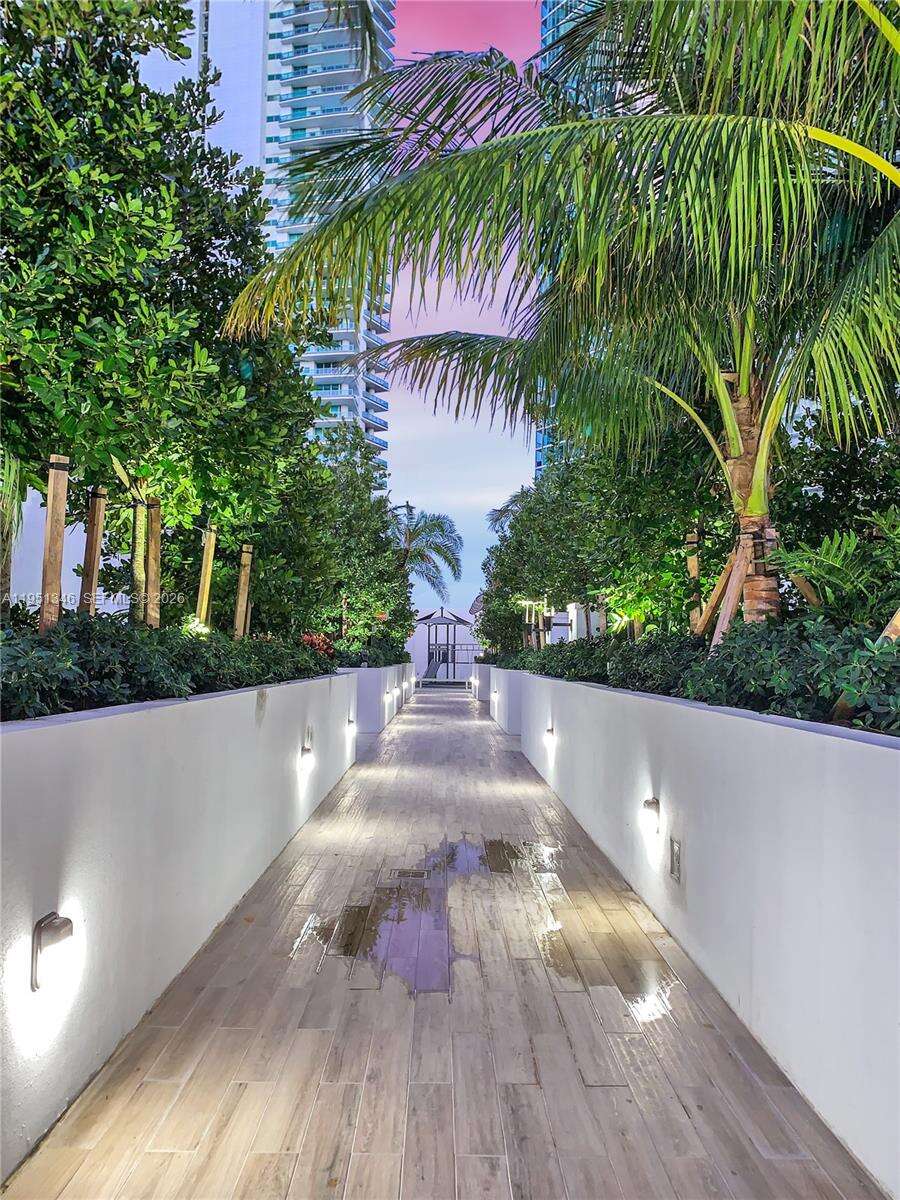 PARAMOUNT MIAMI WORLDCENTER - 851 1 Ave, Miami, FL 33132 | Picture 5