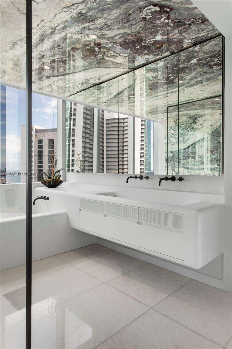 PARAMOUNT MIAMI WORLDCENTER - 851 1 Ave, Miami, FL 33132 | Picture 61
