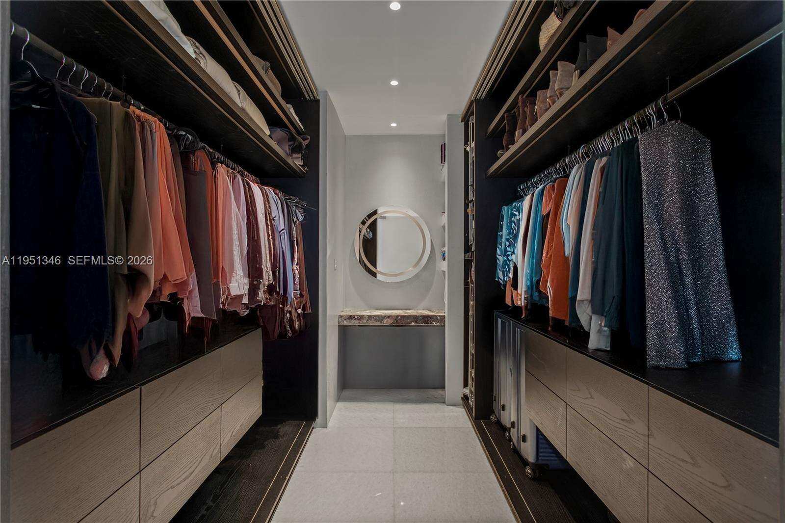 PARAMOUNT MIAMI WORLDCENTER - 851 1 Ave, Miami, FL 33132 | Picture 85