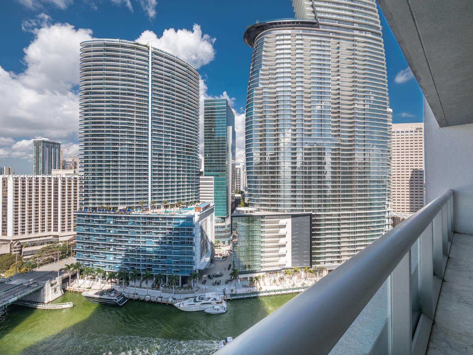 Icon Brickell 1 at 465 Brickell Ave, Miami, FL 33131 - For Sale photo 1