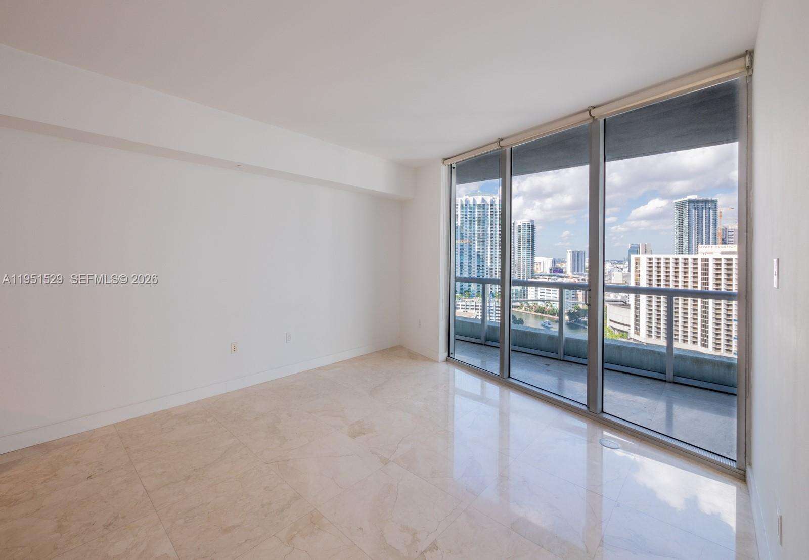 Icon Brickell 1 at 465 Brickell Ave, Miami, FL 33131 - For Sale photo 5