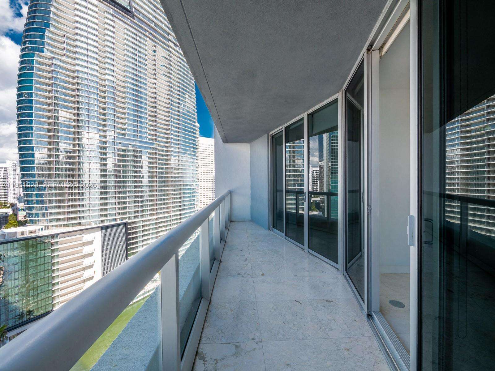Icon Brickell 1 at 465 Brickell Ave, Miami, FL 33131 - For Sale photo 8