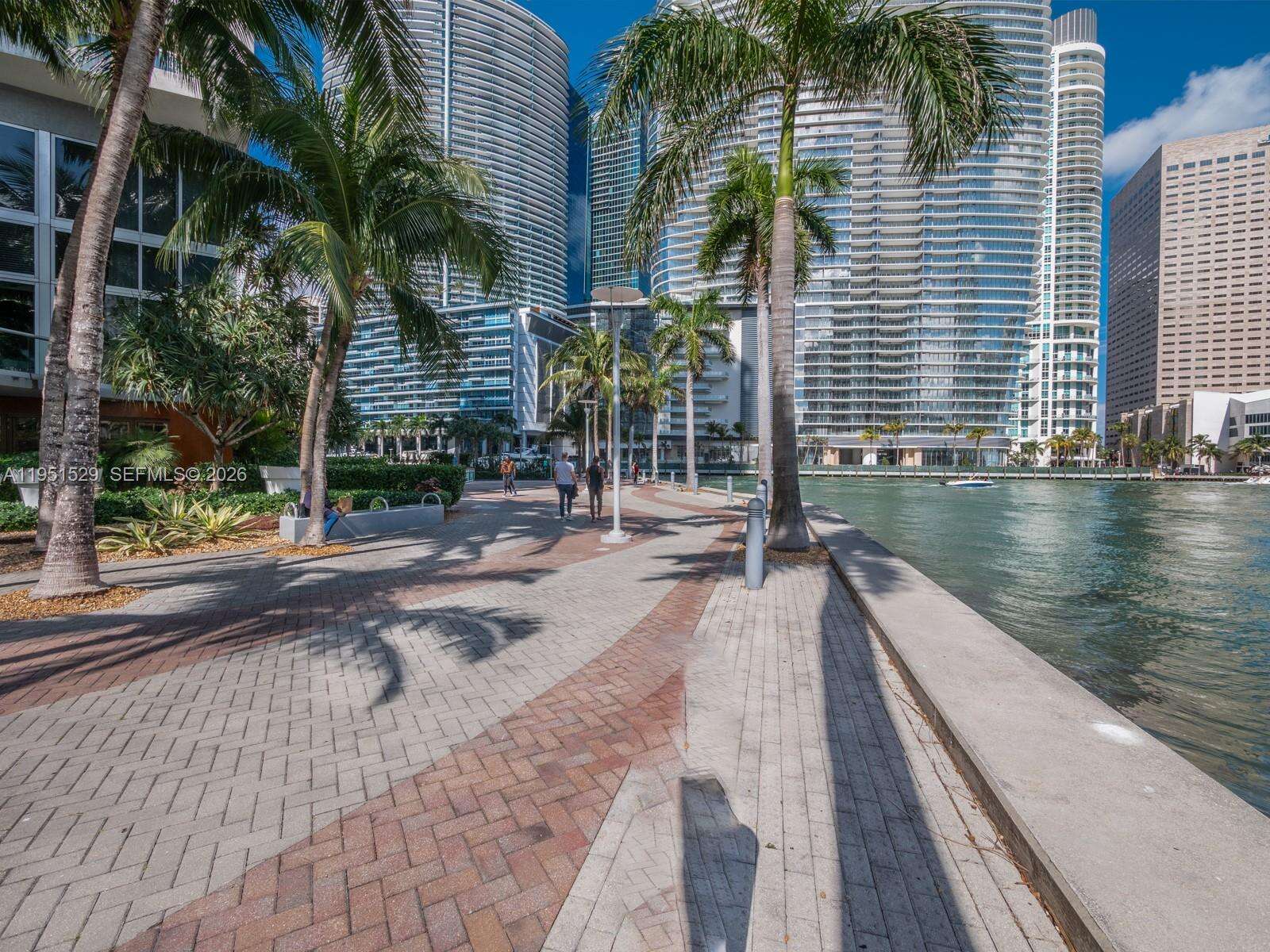Icon Brickell 1 at 465 Brickell Ave, Miami, FL 33131 - For Sale photo 9
