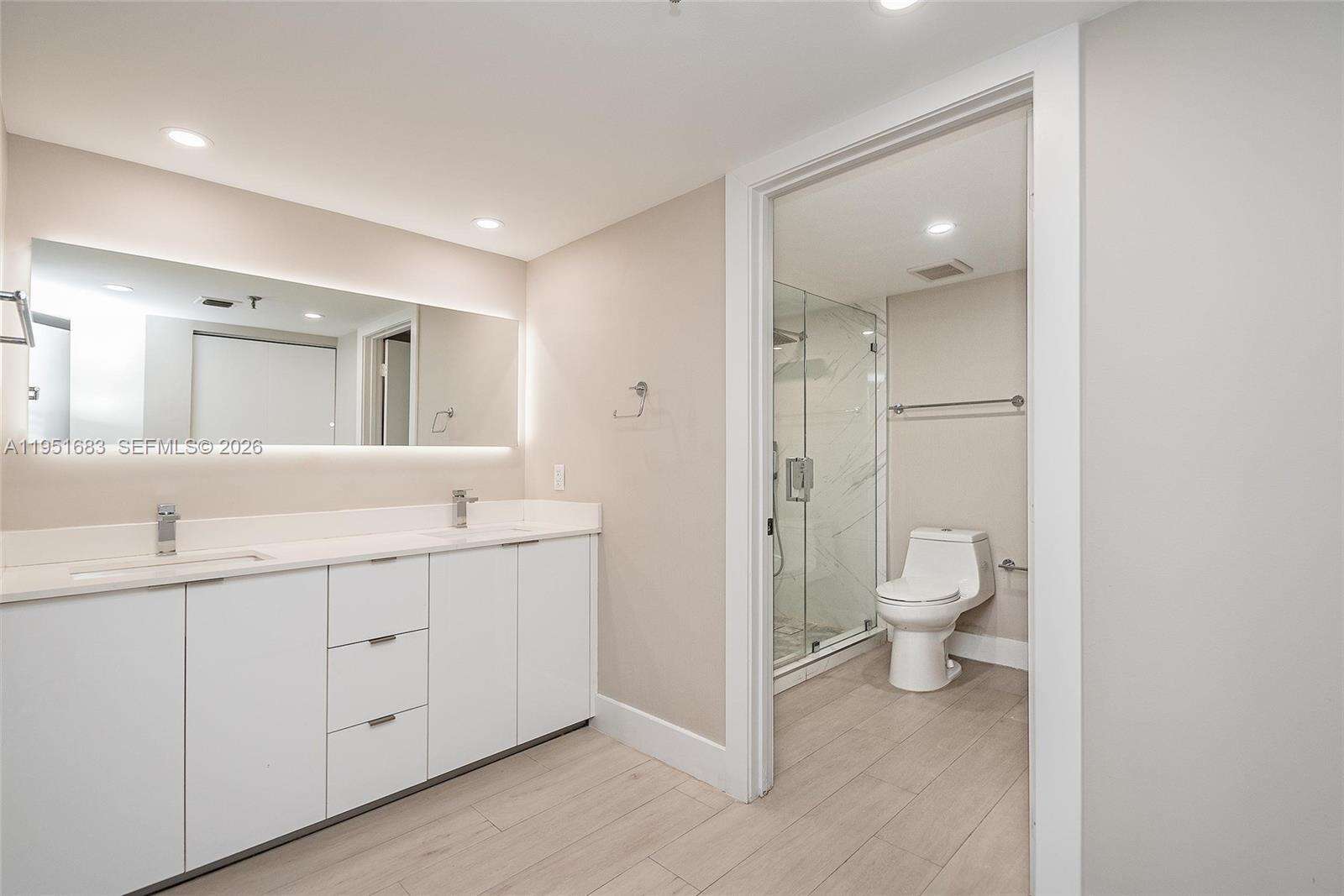 Brickell Key 1 at 520 Brickell Key Dr, Miami, FL 33131 - For Sale photo 13
