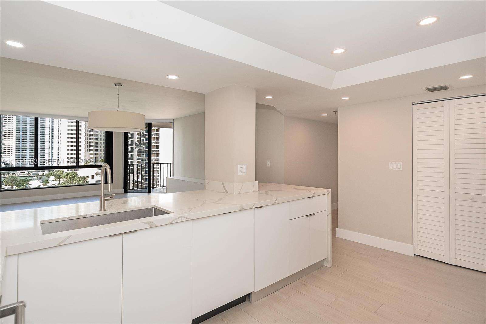 Brickell Key 1 at 520 Brickell Key Dr, Miami, FL 33131 - For Sale photo 18