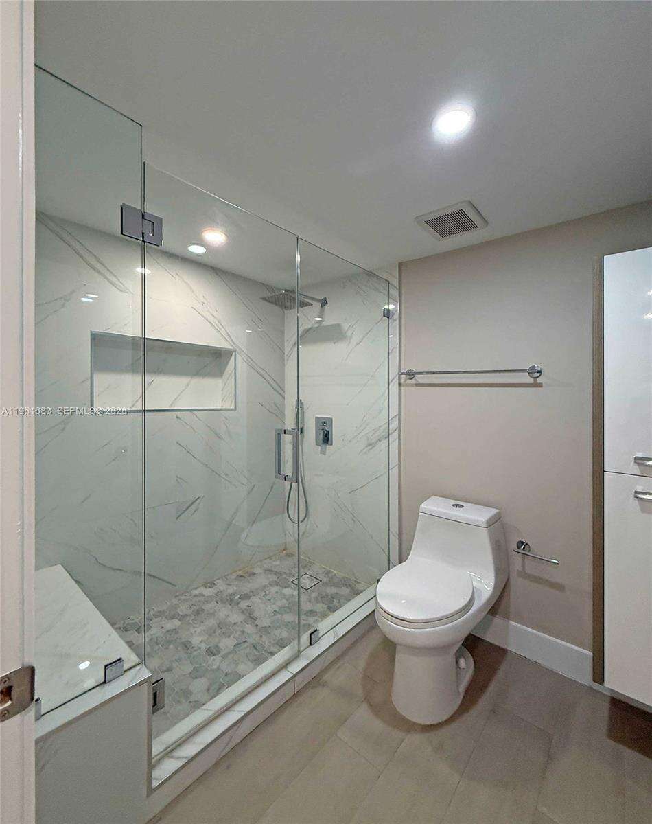 Brickell Key 1 at 520 Brickell Key Dr, Miami, FL 33131 - For Sale photo 19