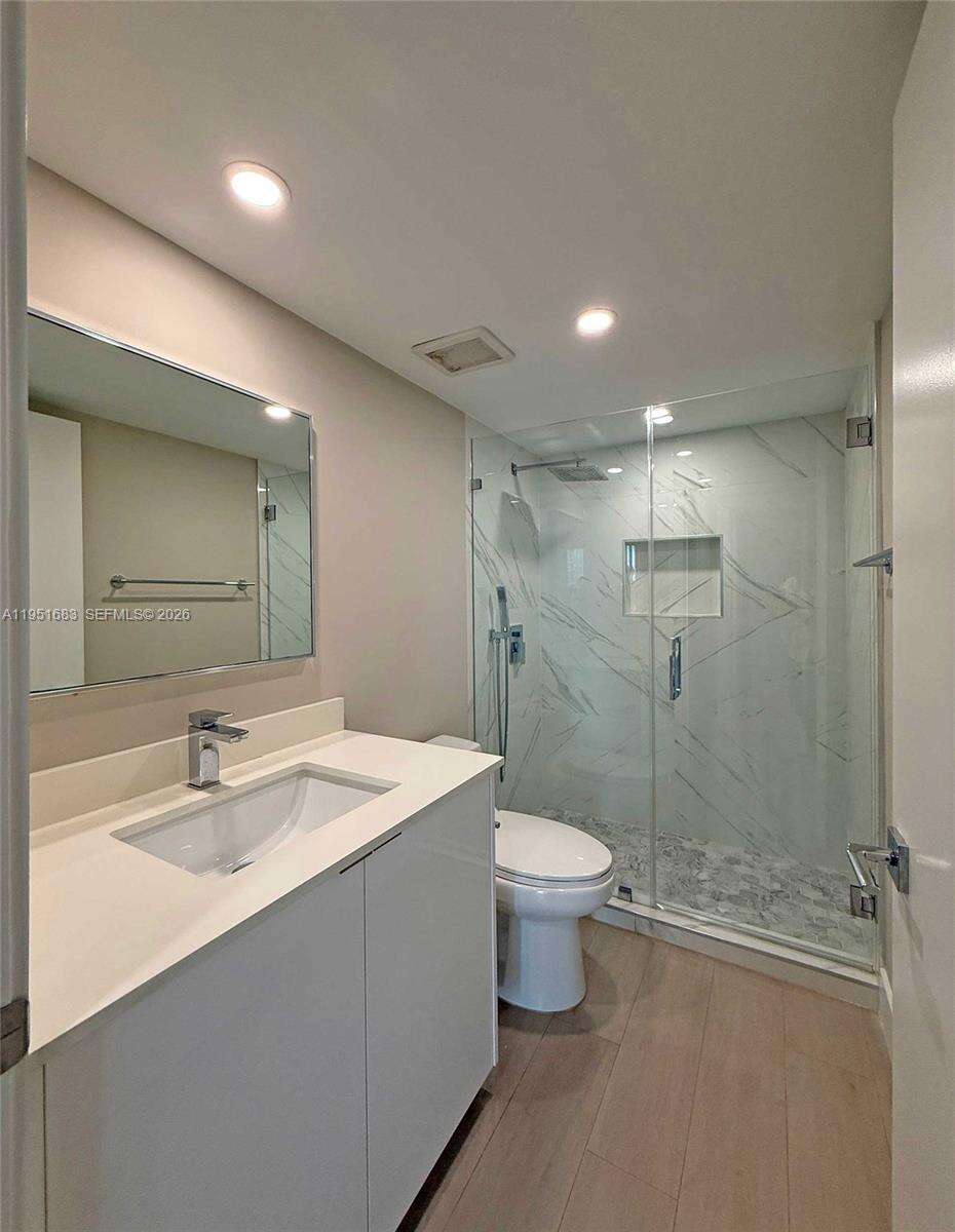 Brickell Key 1 at 520 Brickell Key Dr, Miami, FL 33131 - For Sale photo 21