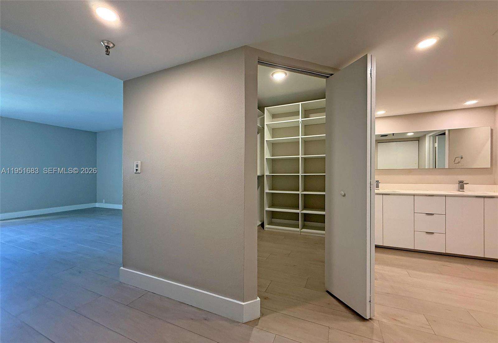 Brickell Key 1 at 520 Brickell Key Dr, Miami, FL 33131 - For Sale photo 23